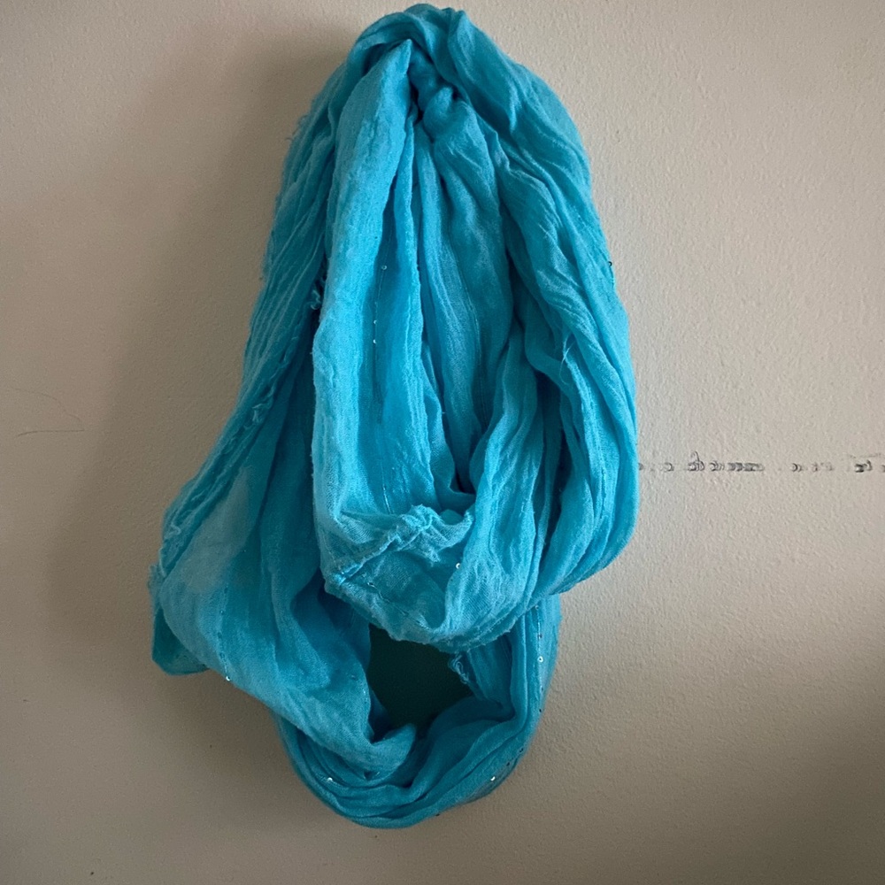 Women’s scarf